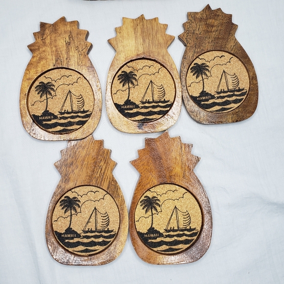 Carved Wood Hawaii Pineapple Coasters and Holder - Picture 5 of 8